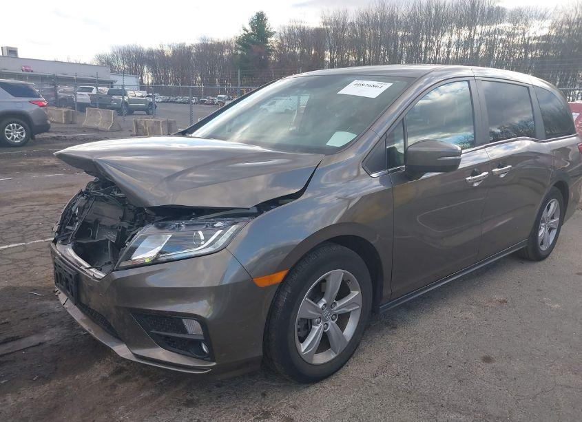 Photo 2 of 2019 Honda Odyssey EX-L (VIN 5FNRL6H72KB078013)