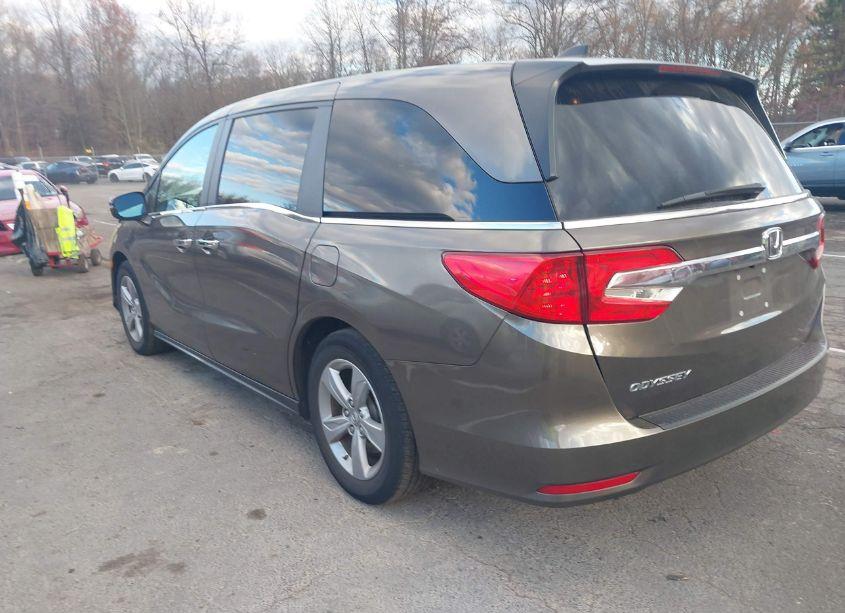 Photo 3 of 2019 Honda Odyssey EX-L (VIN 5FNRL6H72KB078013)
