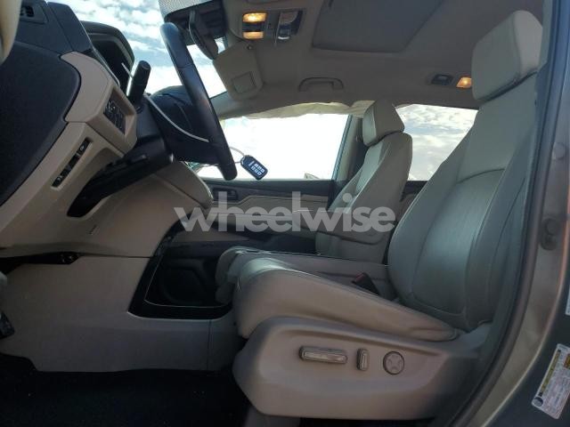 Photo 13 of 2020 HONDA ODYSSEY EXL (VIN 5FNRL6H72LB027855)