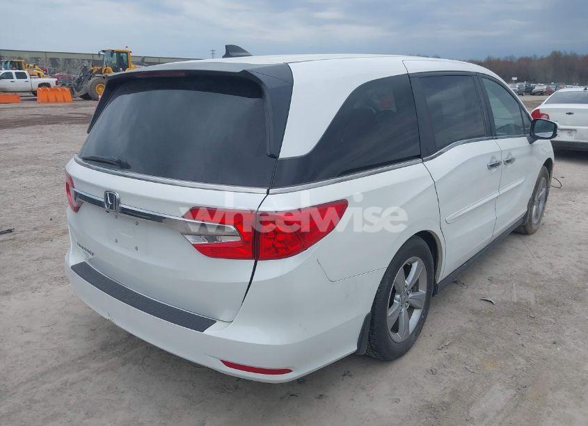 Photo 4 of 2020 Honda Odyssey (VIN 5FNRL6H72LB059155)