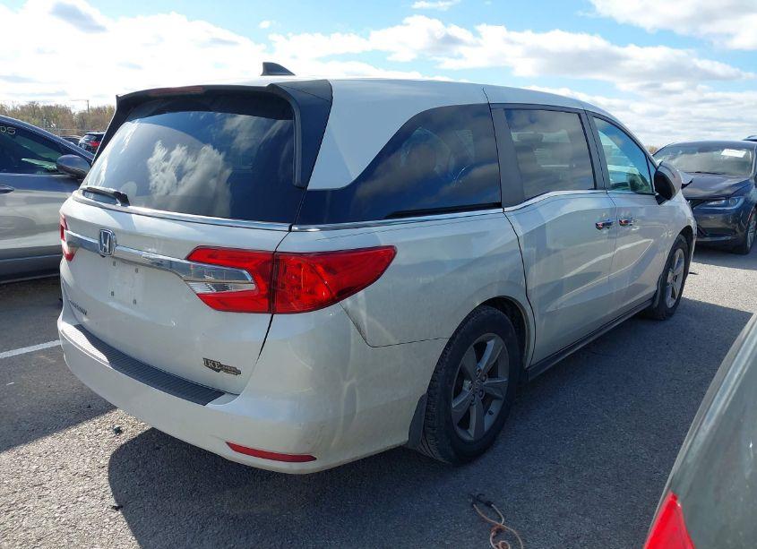 Photo 4 of 2018 Honda Odyssey EX-L (VIN 5FNRL6H73JB001973)