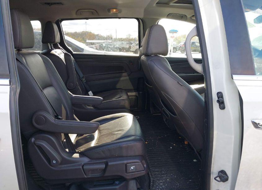 Photo 8 of 2018 Honda Odyssey EX-L (VIN 5FNRL6H73JB001973)