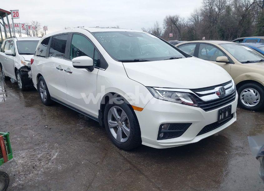 2018 Honda Odyssey EX-L (VIN 5FNRL6H73JB039588) main photo