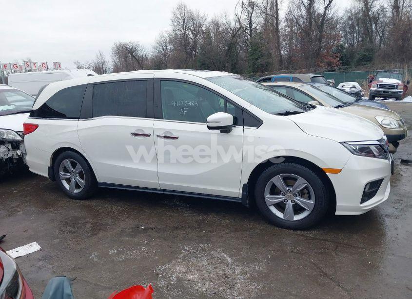 Photo 13 of 2018 Honda Odyssey EX-L (VIN 5FNRL6H73JB039588)