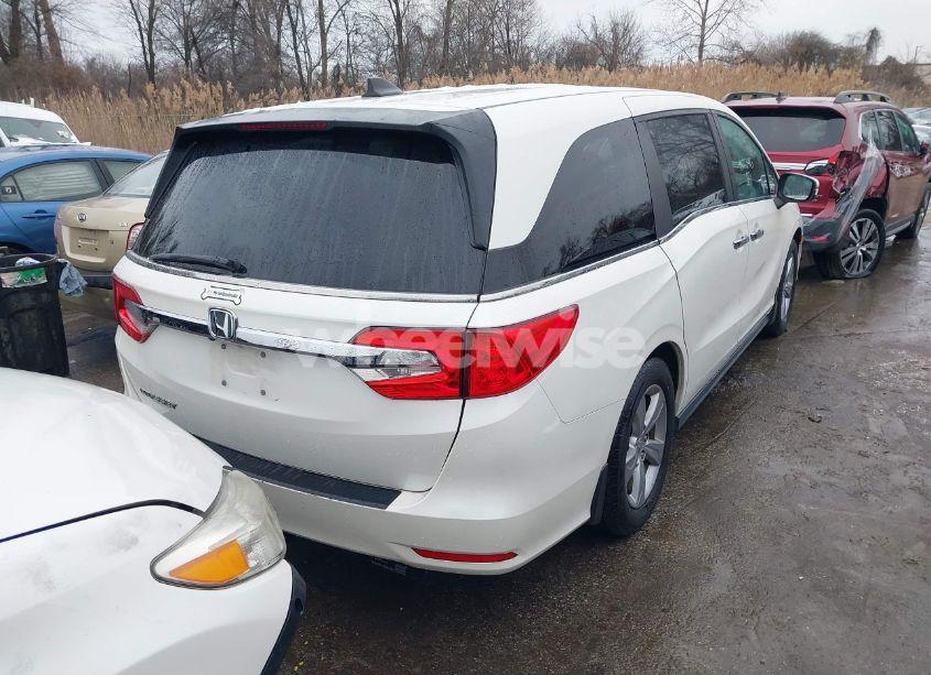 Photo 16 of 2018 Honda Odyssey EX-L (VIN 5FNRL6H73JB039588)