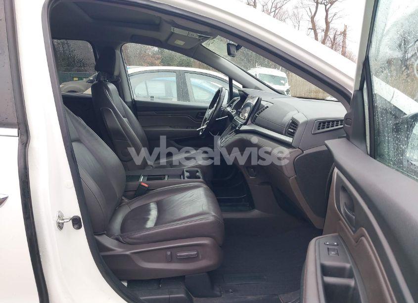 Photo 5 of 2018 Honda Odyssey EX-L (VIN 5FNRL6H73JB039588)