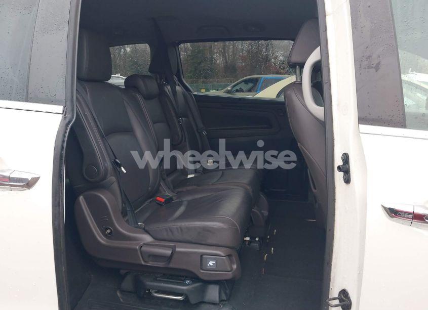 Photo 8 of 2018 Honda Odyssey EX-L (VIN 5FNRL6H73JB039588)