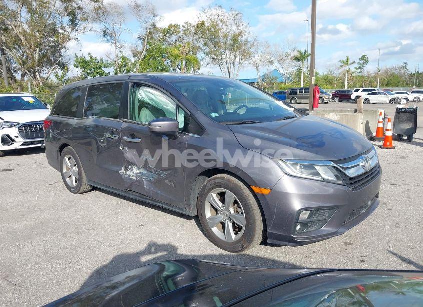 2018 Honda Odyssey EX-L (VIN 5FNRL6H73JB072218) main photo