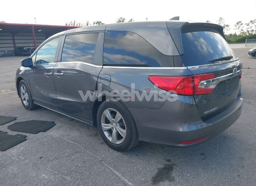 Photo 3 of 2018 Honda Odyssey EX-L (VIN 5FNRL6H73JB072218)