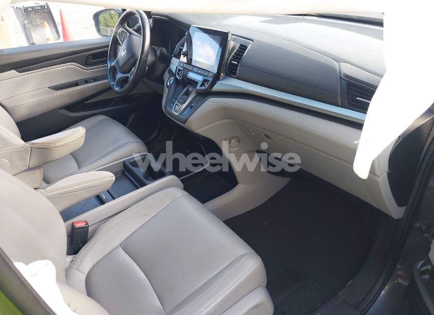 Photo 5 of 2018 Honda Odyssey EX-L (VIN 5FNRL6H73JB072218)