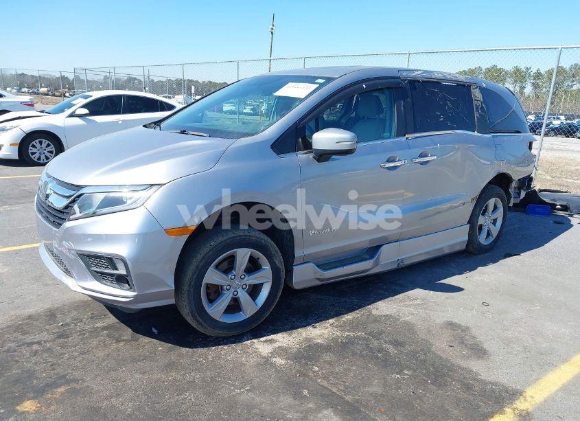 Photo 2 of 2019 Honda Odyssey EXL (VIN 5FNRL6H73KB073550)