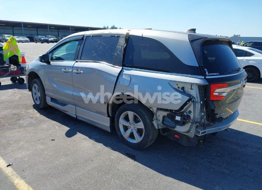 Photo 3 of 2019 Honda Odyssey EXL (VIN 5FNRL6H73KB073550)