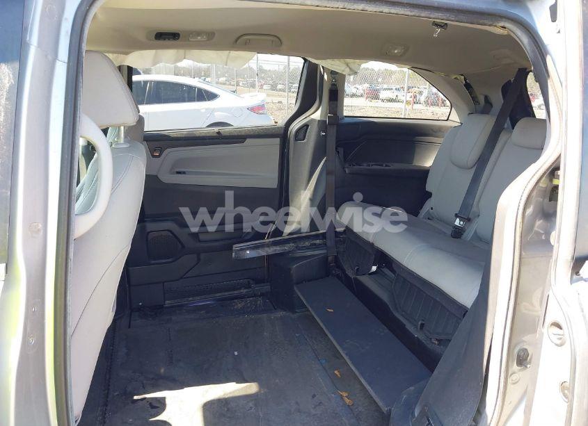 Photo 8 of 2019 Honda Odyssey EXL (VIN 5FNRL6H73KB073550)