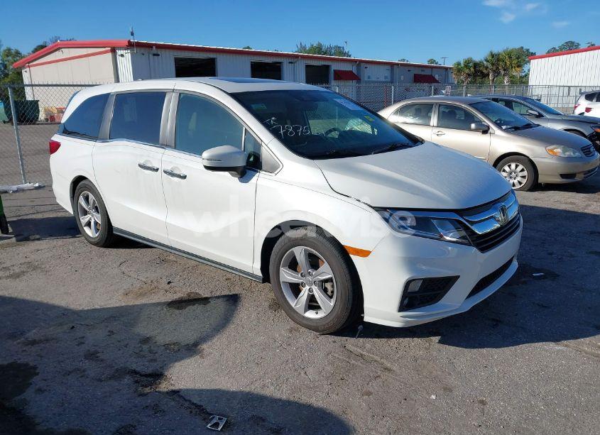 2020 Honda Odyssey (VIN 5FNRL6H73LB010076) main photo