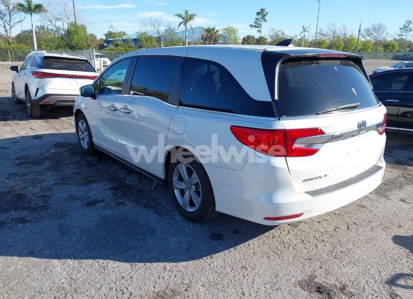 Photo 3 of 2020 Honda Odyssey (VIN 5FNRL6H73LB010076)