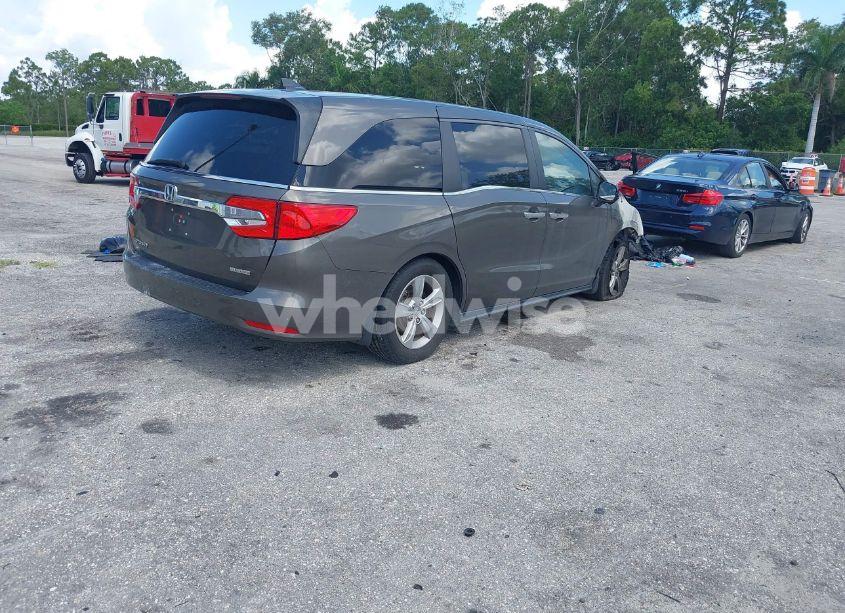 Photo 4 of 2020 Honda Odyssey EX-L/EX-L W/NAVI RES (VIN 5FNRL6H73LB019652)
