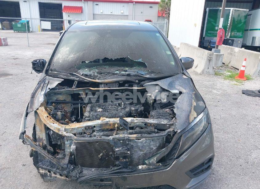 Photo 6 of 2020 Honda Odyssey EX-L/EX-L W/NAVI RES (VIN 5FNRL6H73LB019652)