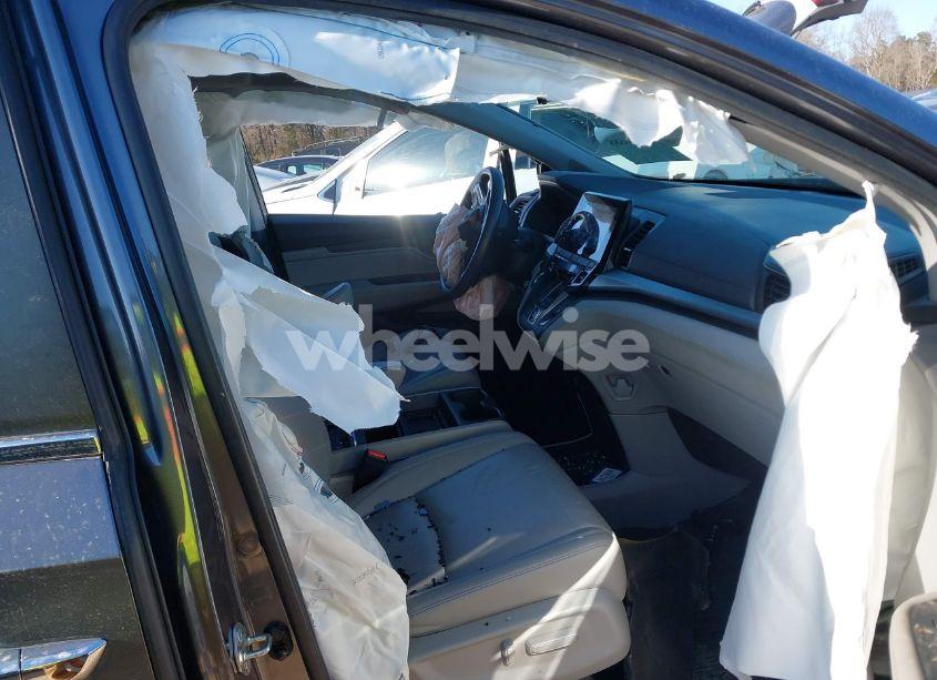 Photo 5 of 2020 Honda Odyssey EX-L/EX-L W/NAVI RES (VIN 5FNRL6H73LB021109)