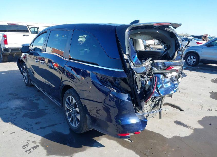 Photo 3 of 2021 Honda Odyssey EX-L (VIN 5FNRL6H73MB016025)