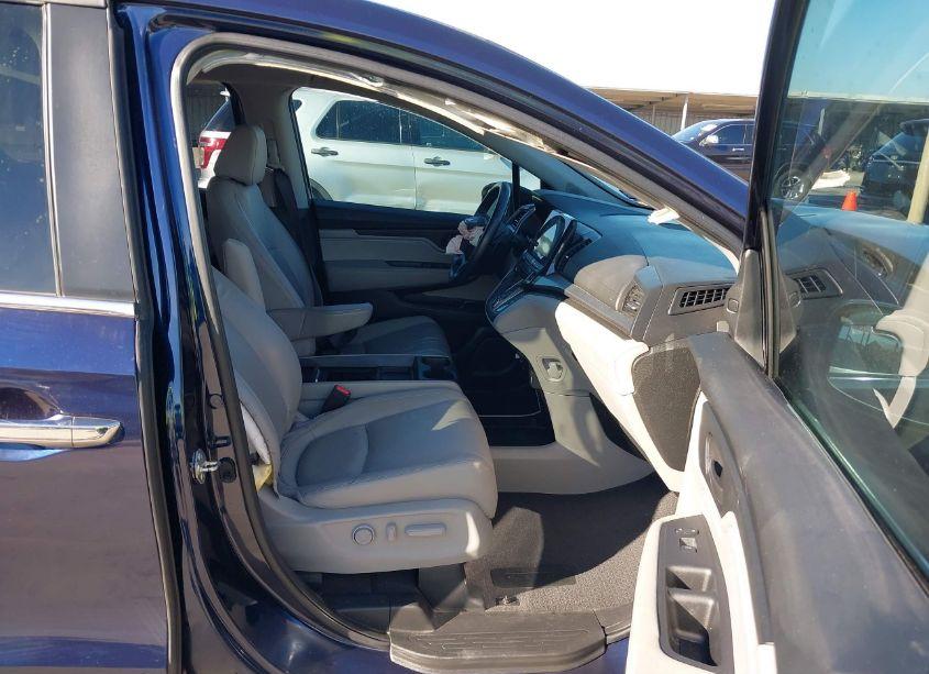 Photo 5 of 2021 Honda Odyssey EX-L (VIN 5FNRL6H73MB016025)