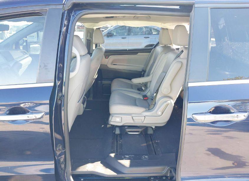 Photo 8 of 2021 Honda Odyssey EX-L (VIN 5FNRL6H73MB016025)