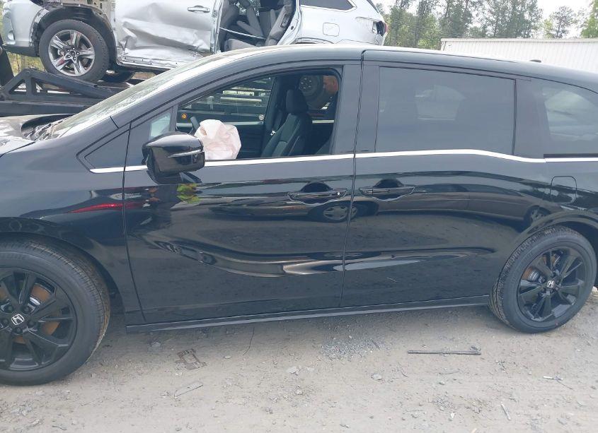 Photo 14 of 2024 Honda Odyssey SPORT (VIN 5FNRL6H73RB041014)