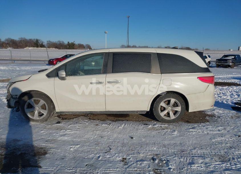 Photo 15 of 2018 Honda Odyssey EX-L (VIN 5FNRL6H74JB061017)