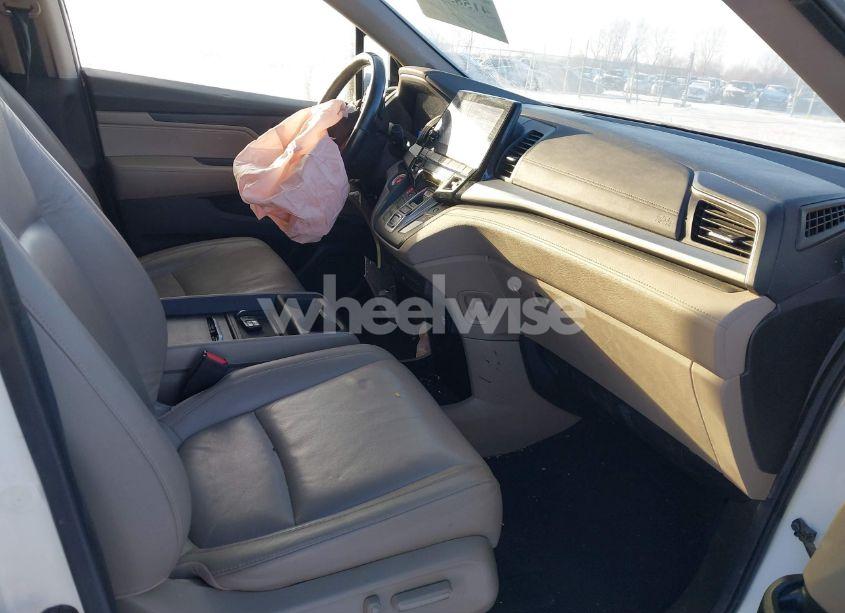 Photo 5 of 2018 Honda Odyssey EX-L (VIN 5FNRL6H74JB061017)