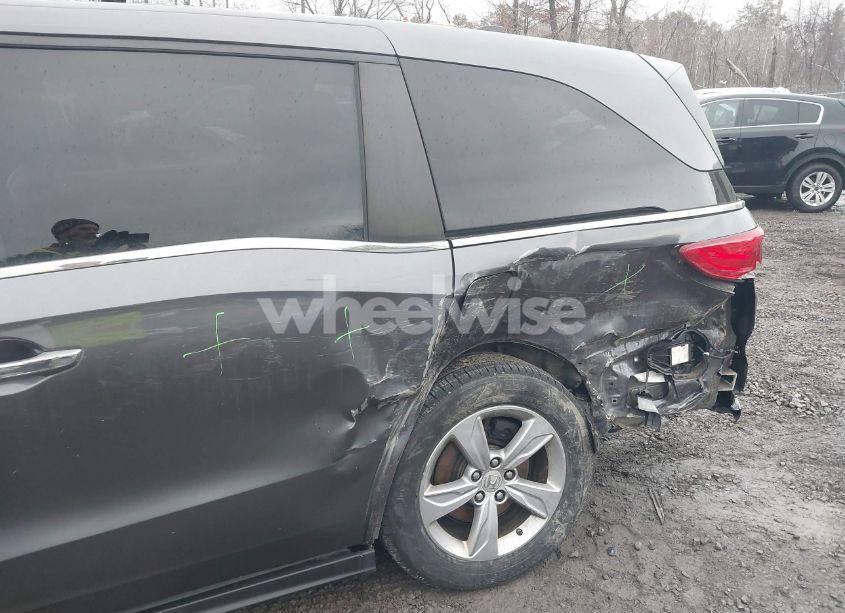 Photo 17 of 2018 Honda Odyssey EX-L (VIN 5FNRL6H74JB062295)