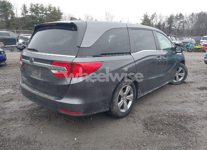 Photo 4 of 2018 Honda Odyssey EX-L (VIN 5FNRL6H74JB062295)