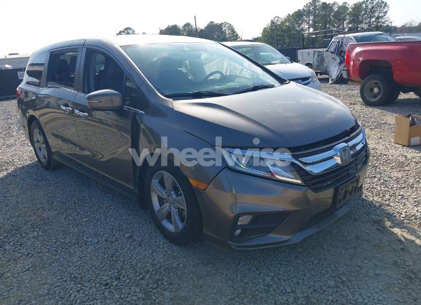 2018 Honda Odyssey EX-L (VIN 5FNRL6H74JB082417) main photo