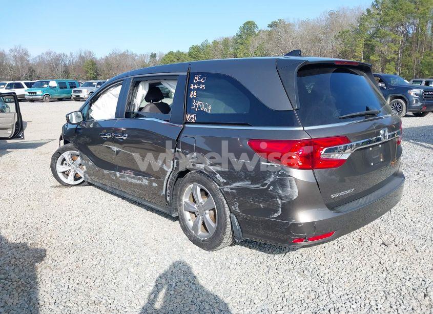 Photo 3 of 2018 Honda Odyssey EX-L (VIN 5FNRL6H74JB082417)