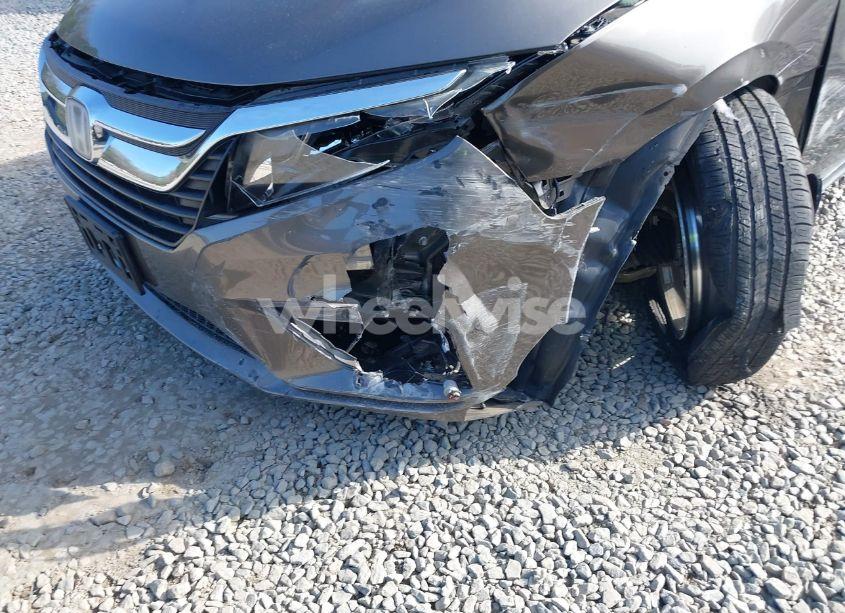 Photo 6 of 2018 Honda Odyssey EX-L (VIN 5FNRL6H74JB082417)