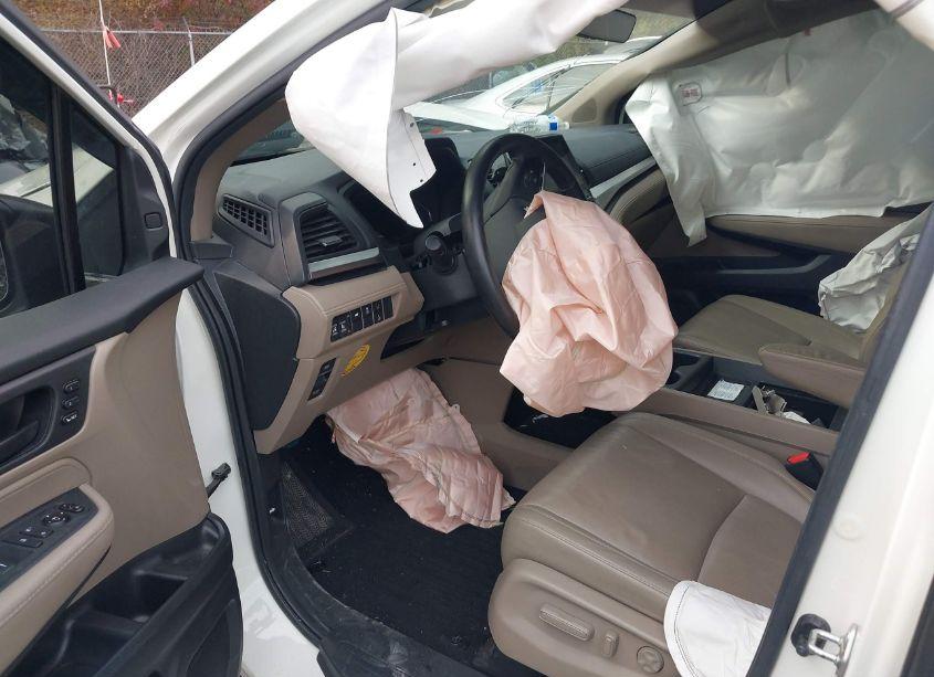 Photo 5 of 2019 Honda Odyssey EX-L (VIN 5FNRL6H74KB034773)