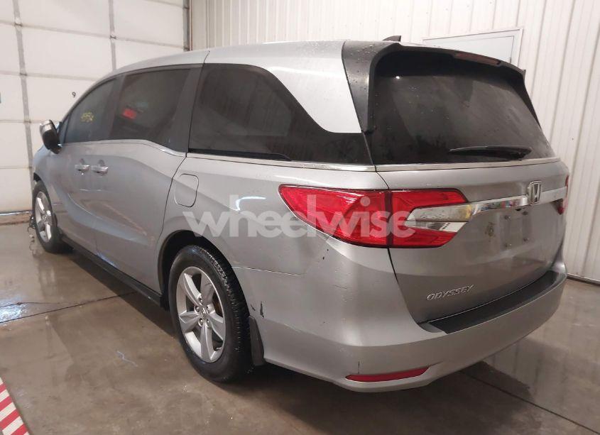 Photo 3 of 2019 Honda Odyssey EX-L (VIN 5FNRL6H74KB047085)