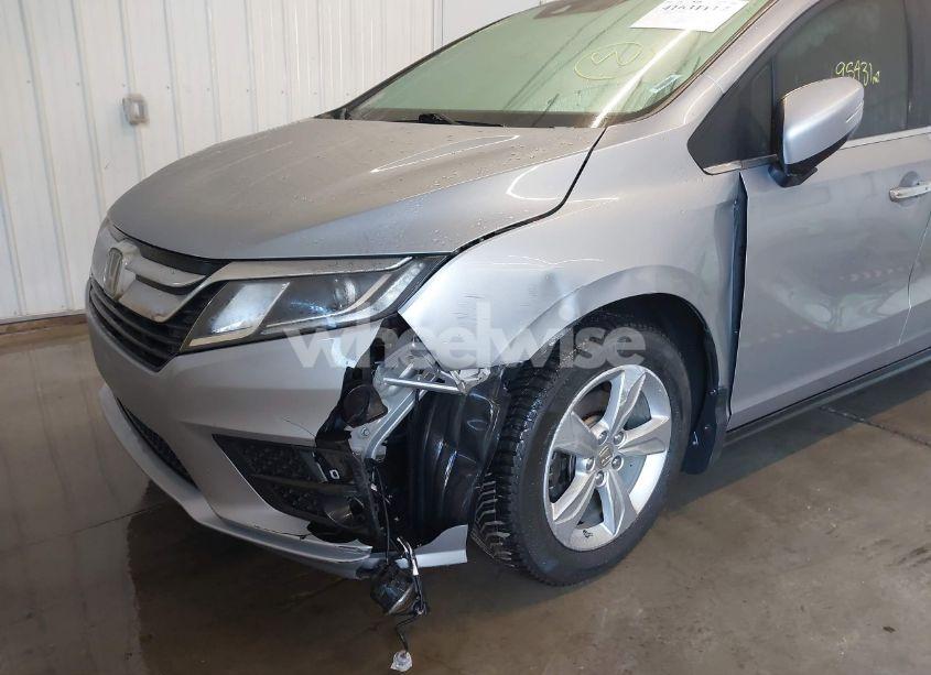 Photo 6 of 2019 Honda Odyssey EX-L (VIN 5FNRL6H74KB047085)