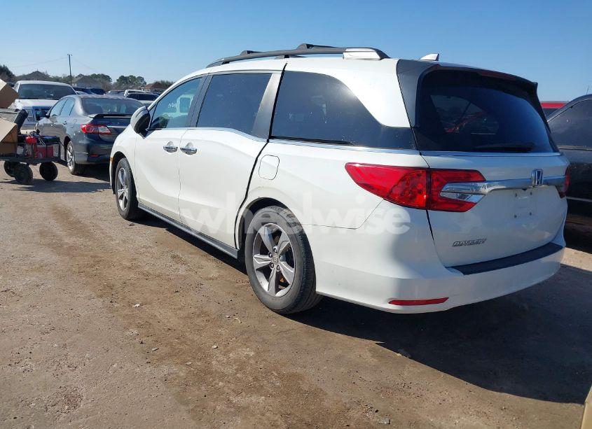 Photo 3 of 2019 Honda Odyssey EX-L (VIN 5FNRL6H74KB047698)