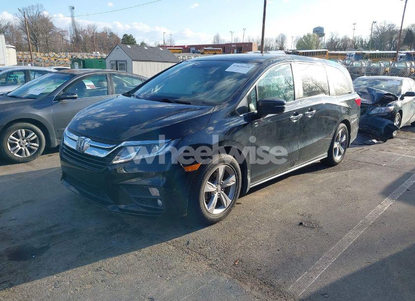 Photo 2 of 2019 Honda Odyssey EX-L (VIN 5FNRL6H74KB061567)