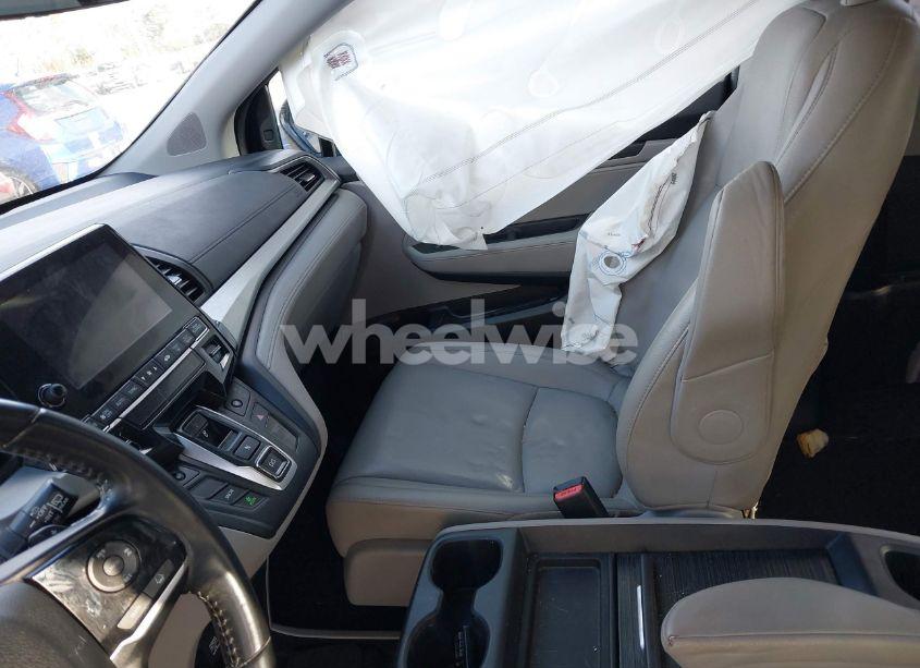 Photo 5 of 2019 Honda Odyssey EX-L (VIN 5FNRL6H74KB061567)