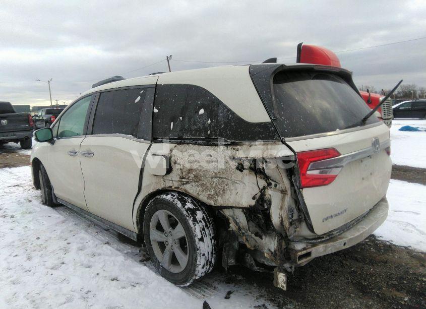 Photo 3 of 2019 Honda Odyssey EX-L (VIN 5FNRL6H74KB071662)