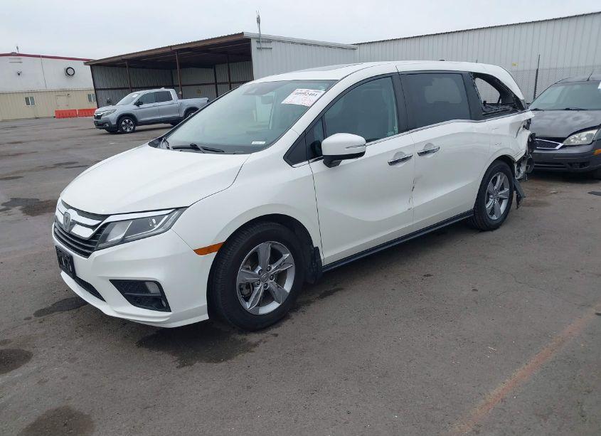 Photo 2 of 2019 Honda Odyssey EX-L (VIN 5FNRL6H74KB096674)