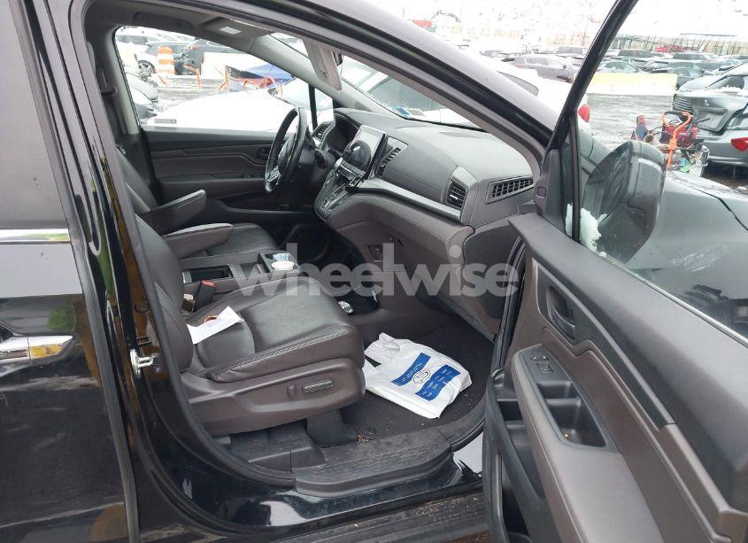 Photo 5 of 2019 Honda Odyssey EX-L (VIN 5FNRL6H74KB118821)