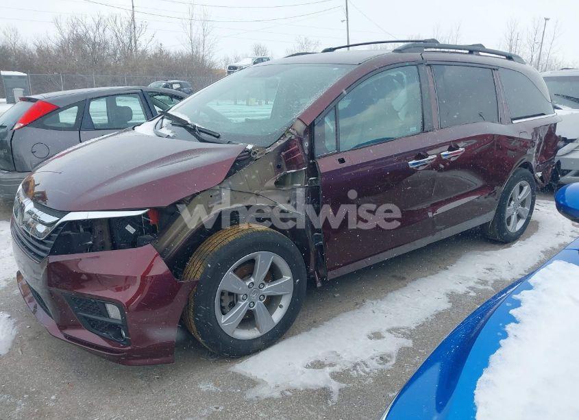 Photo 2 of 2020 Honda Odyssey EX-L/EX-L W/NAVI RES (VIN 5FNRL6H74LB058380)