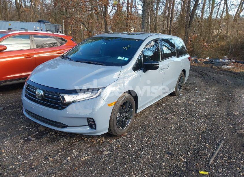 Photo 2 of 2024 Honda Odyssey SPORT (VIN 5FNRL6H74RB061742)