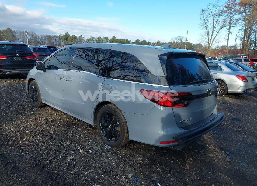 Photo 3 of 2024 Honda Odyssey SPORT (VIN 5FNRL6H74RB061742)