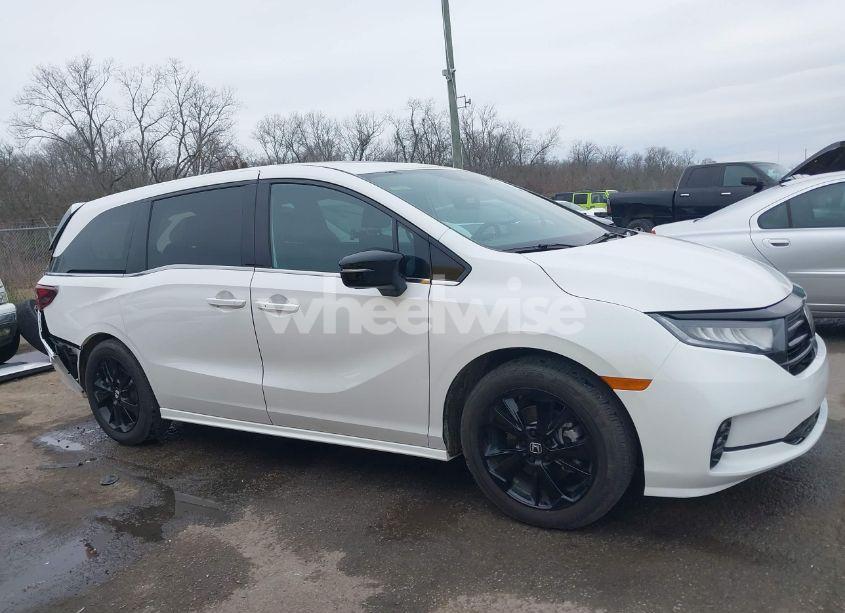 Photo 13 of 2024 Honda Odyssey SPORT (VIN 5FNRL6H74RB069338)