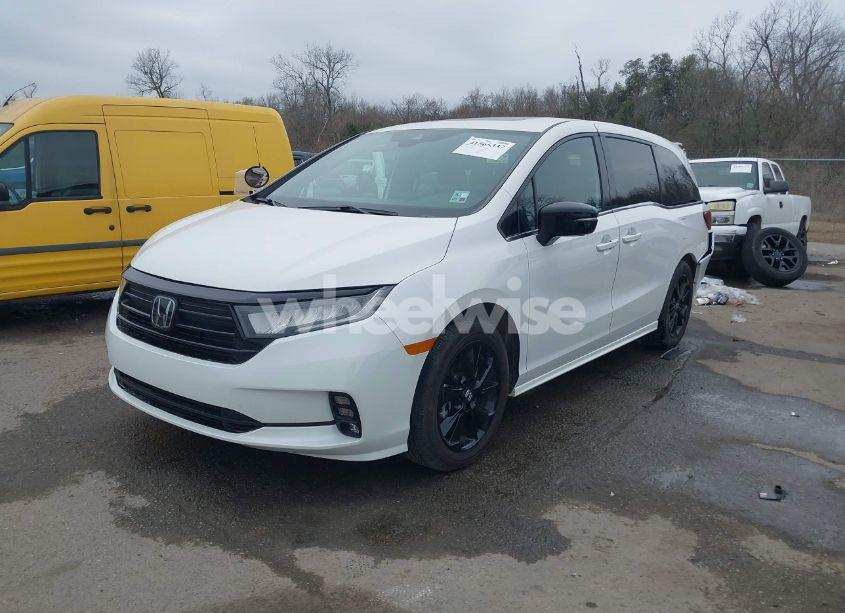 Photo 2 of 2024 Honda Odyssey SPORT (VIN 5FNRL6H74RB069338)