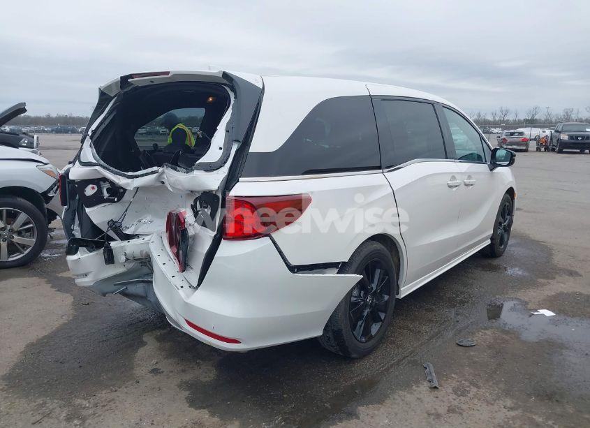 Photo 4 of 2024 Honda Odyssey SPORT (VIN 5FNRL6H74RB069338)