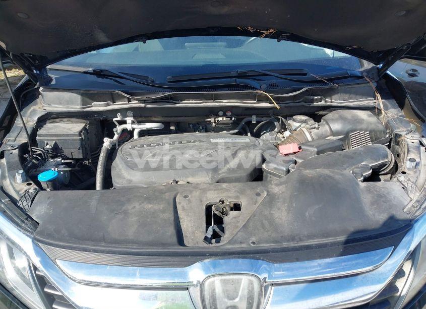 Photo 10 of 2018 Honda Odyssey EX-L (VIN 5FNRL6H75JB003885)