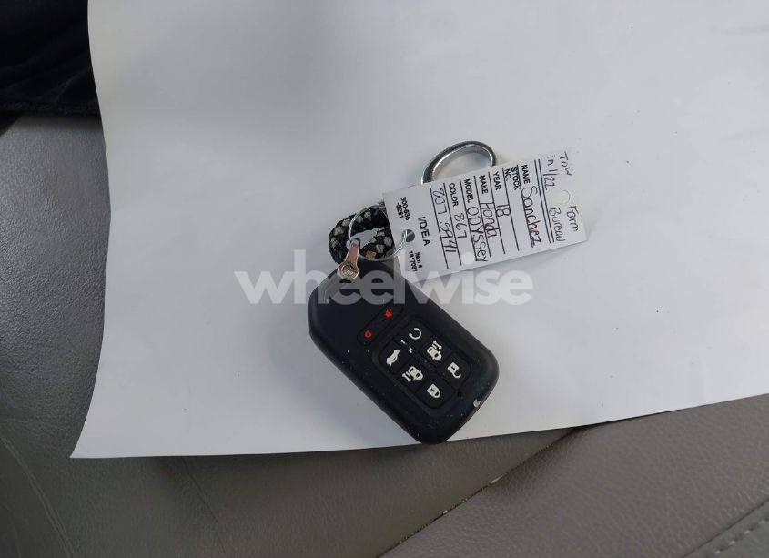 Photo 11 of 2018 Honda Odyssey EX-L (VIN 5FNRL6H75JB003885)